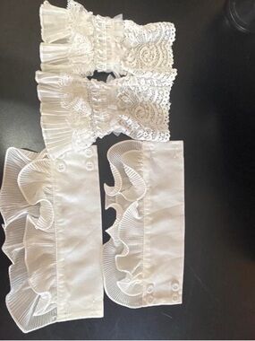 White Lace Ruffle Wrist Cuff for Men - Elegant Accessory Halloween cosplay